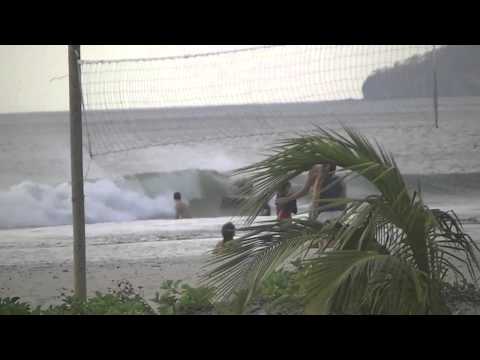 Read more about the article Tamarindo Surf Report – March 14, 2013 (video)