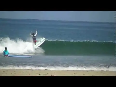 Read more about the article Tamarindo Surf Report – April 1, 2013 (video)
