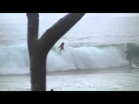 Read more about the article Grande Surf Report – August 22, 2013 (video)