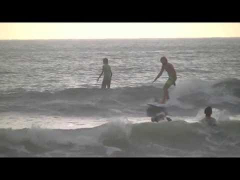 Read more about the article Tamarindo Surf Report – October 21, 2013 (video)