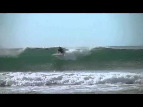 Read more about the article Tamarindo Surf Report – December 16, 2013 (video)