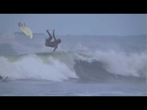 Read more about the article Tamarindo Surf Report – September 29, 2012 (video)