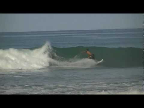 Read more about the article Avellanas Surf Report – October 5, 2012 (video)