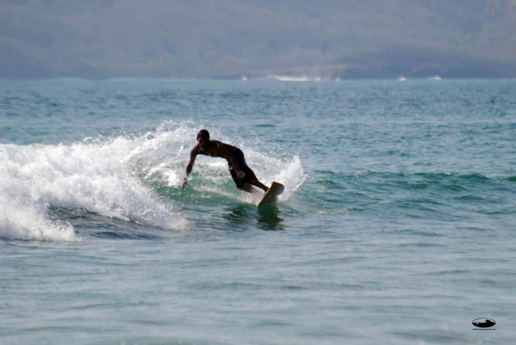 Read more about the article Surf Report for Monday, April 18th 2011