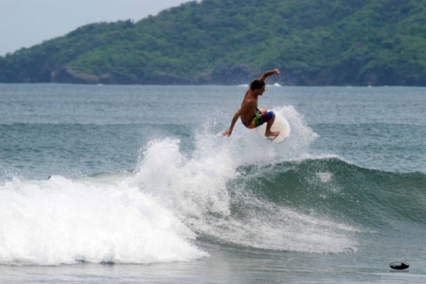 Read more about the article Surf Report for Monday, June 13th 2011