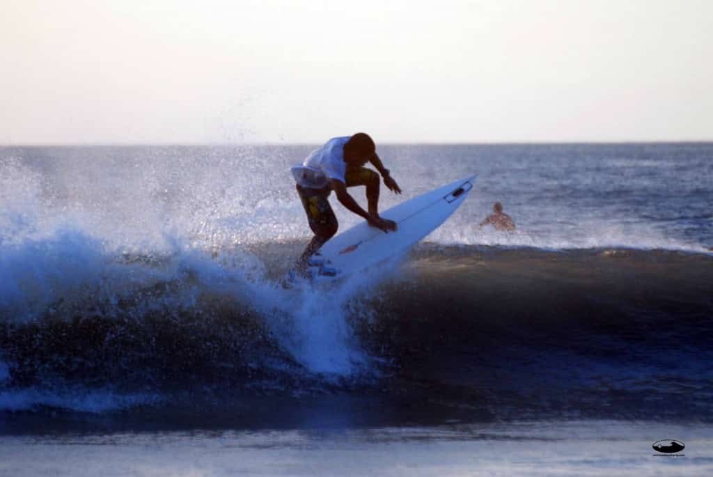 Read more about the article Surf Report for Sunday, April 3rd 2011 (Afternoon/Evening)