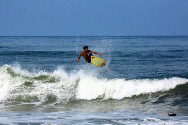 Read more about the article Surf Report for Monday, August 8th 2011
