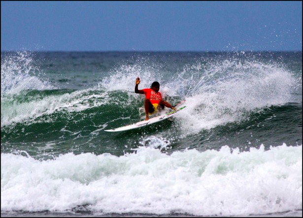 Read more about the article Meet the #1 Female Surfer in Costa Rica: Lisbeth Vindas Diaz