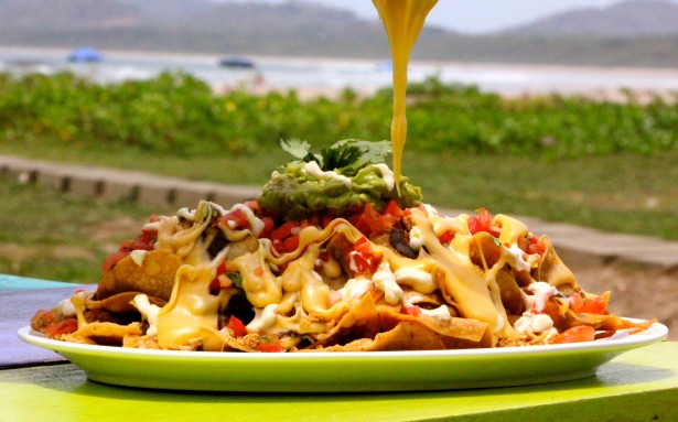 Read more about the article Top 5 Responses to “Someone tell me how ‘big’ these nachos are”