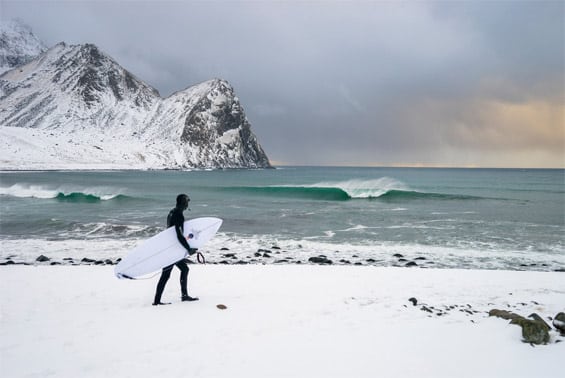 Read more about the article The Science of Stoke: Why does surfing make us happy?