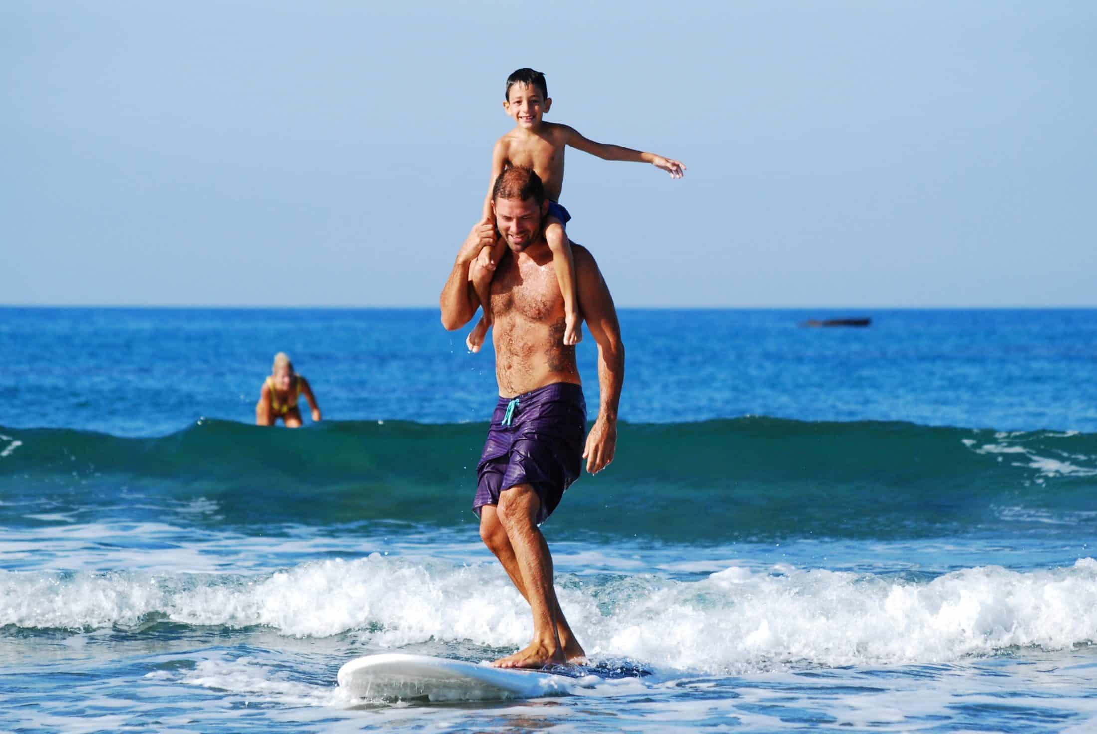 Read more about the article How To Help Your Kids Learn To Surf
