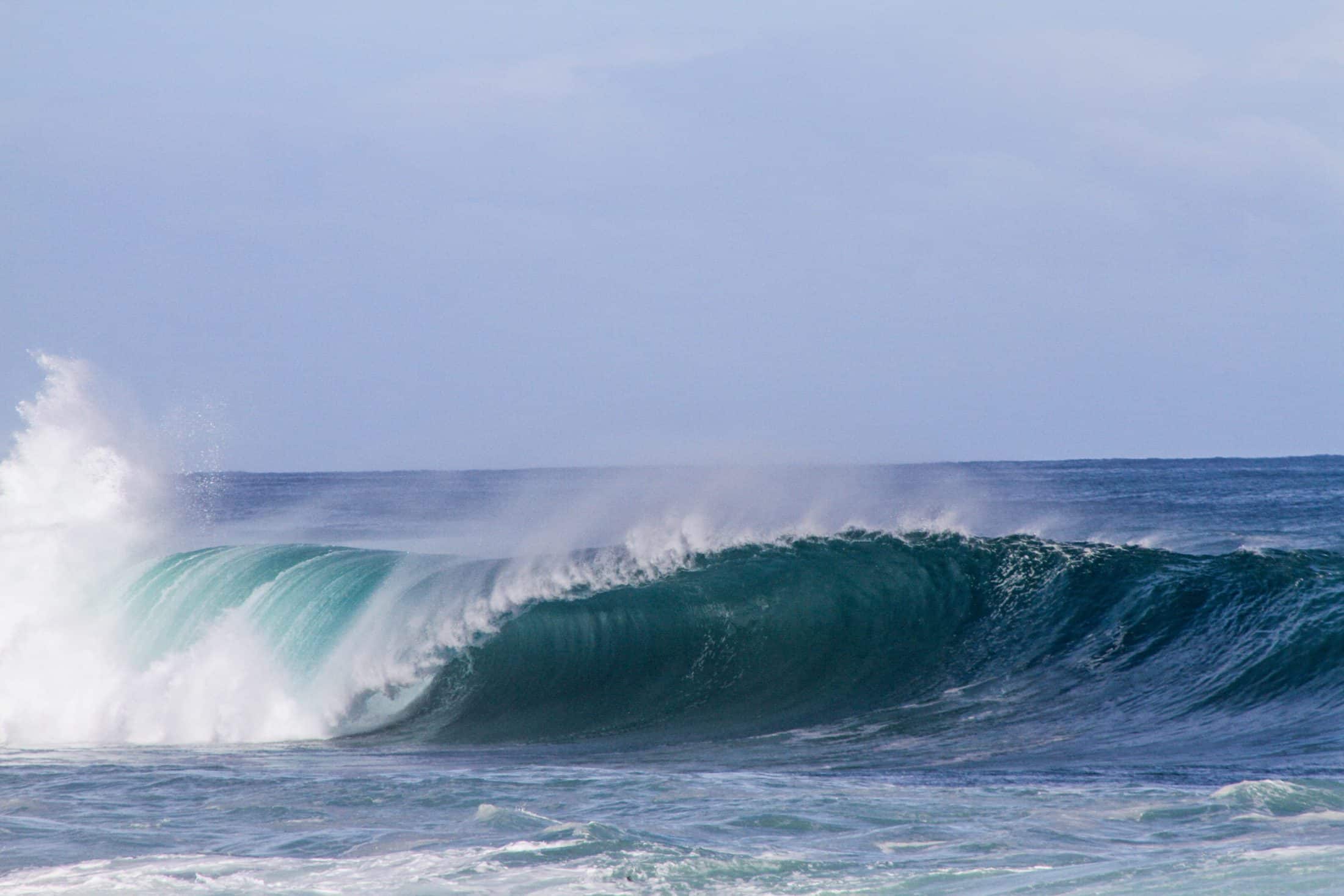 Read more about the article Surf Science: How to Properly Check the Surf Forecast