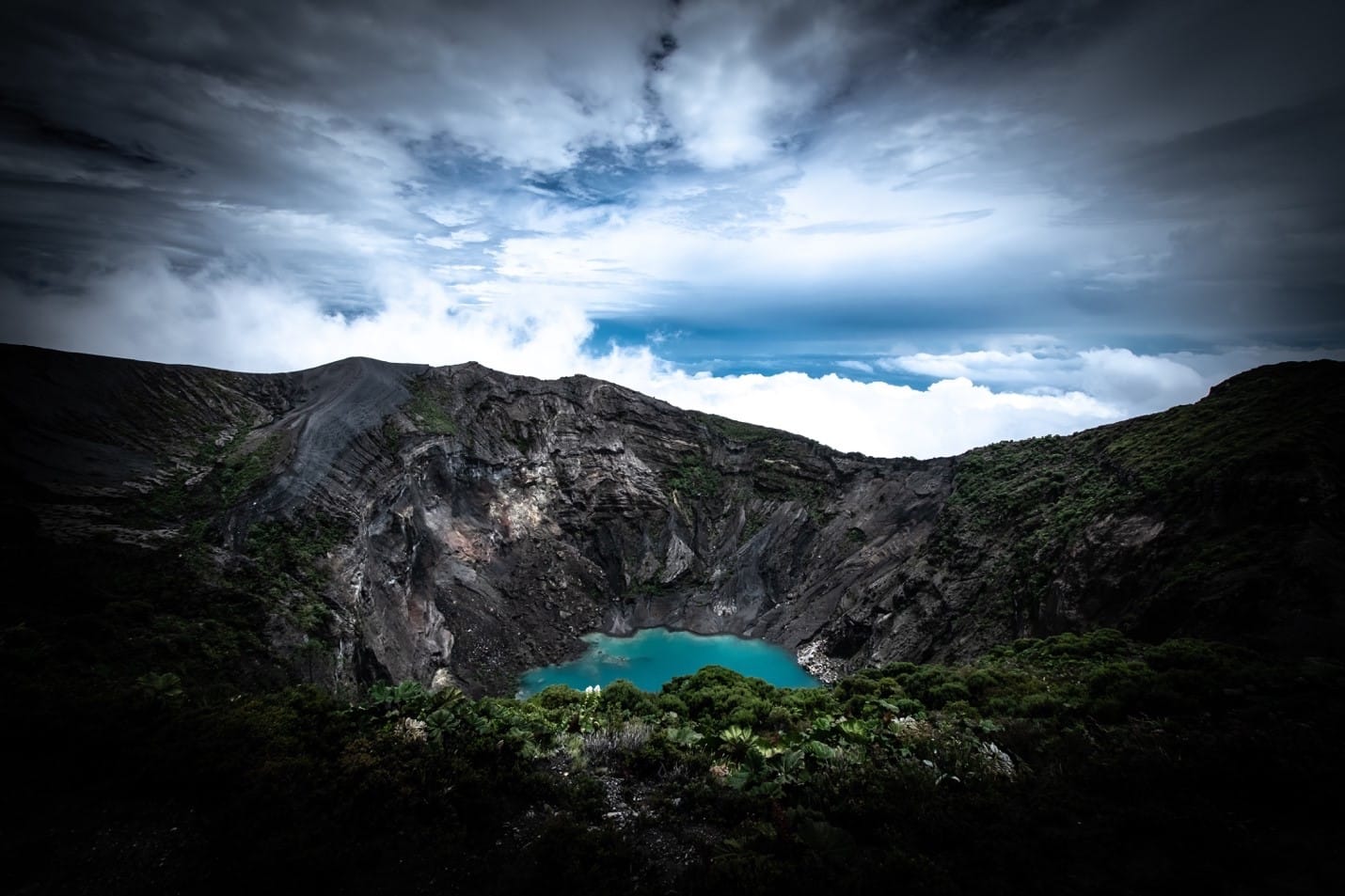 Read more about the article What It’s Like to Tour One of Costa Rica’s Magnificent Volcanoes