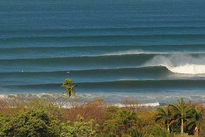Playa Guiones Costa Rica Surfing