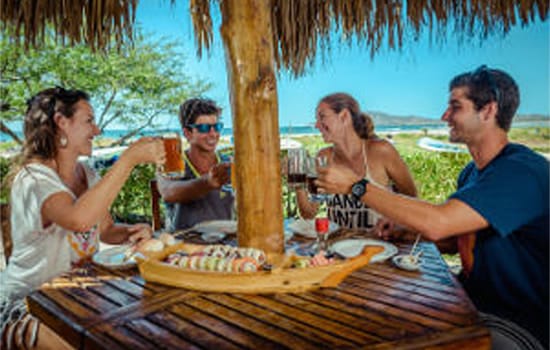 Tamarindo Restaurants Eat At Joes Beachfront Diner