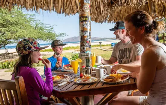 Tamarindo’s famous beachfront surf diner. Daily breakfast, lunch and dinner
