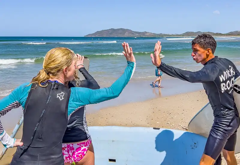 Beginners Surf Camp Costa Rica make friends