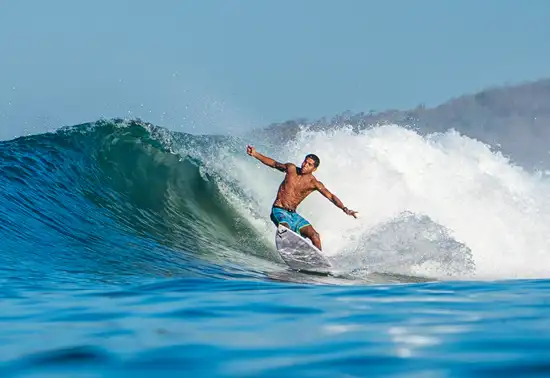 Los mejores tours de surf en Costa Rica