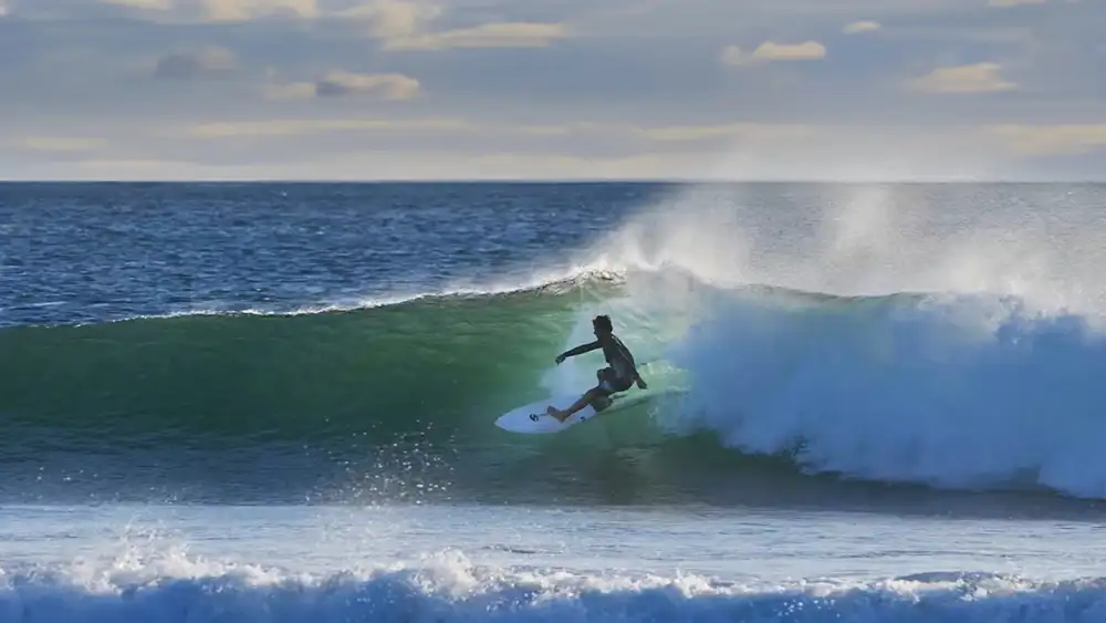 Glassier morning waves in dry season in Tamarindo